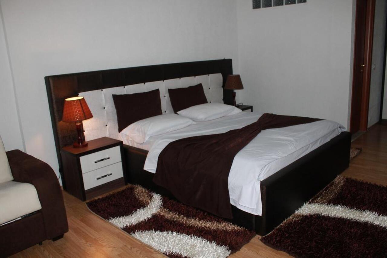 Hotel Livia Tirana Kültér fotó