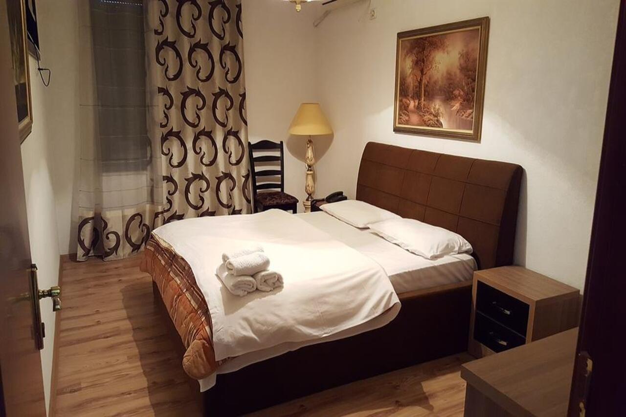 Hotel Livia Tirana Kültér fotó