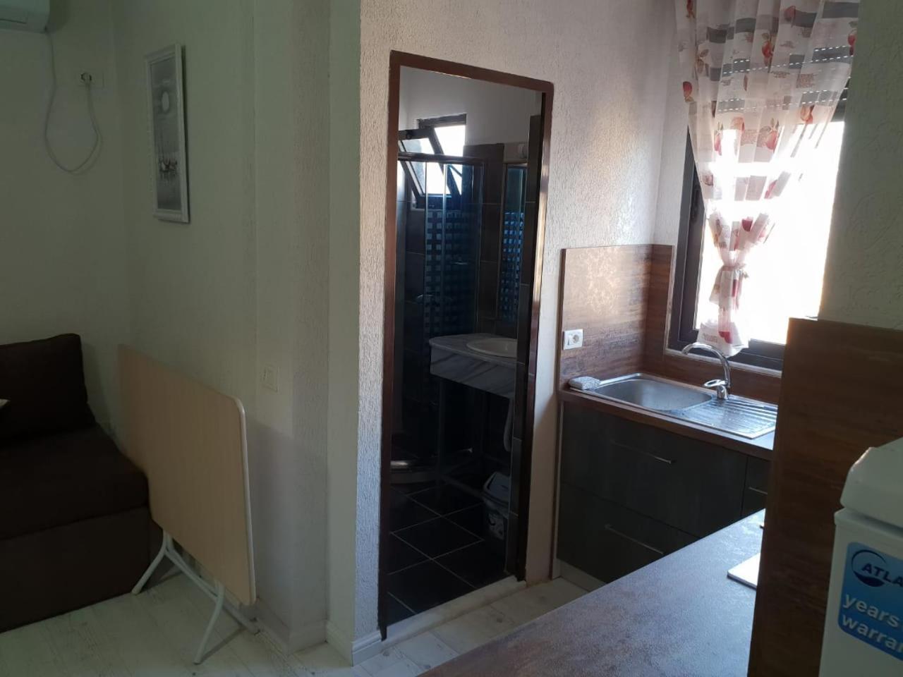 Hotel Livia Tirana Kültér fotó