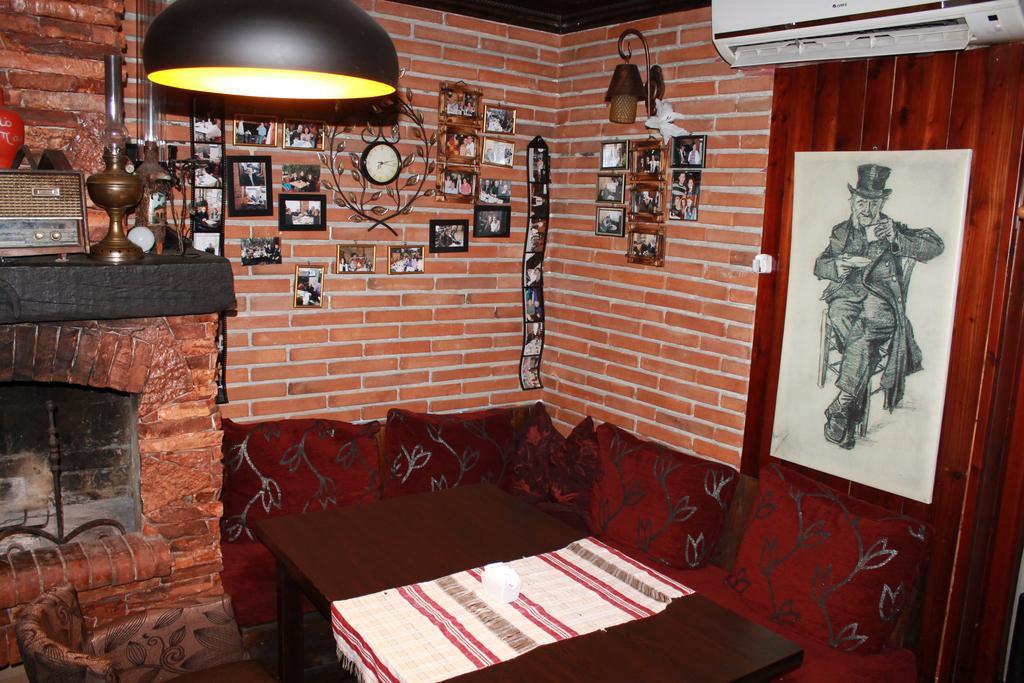 Hotel Livia Tirana Kültér fotó