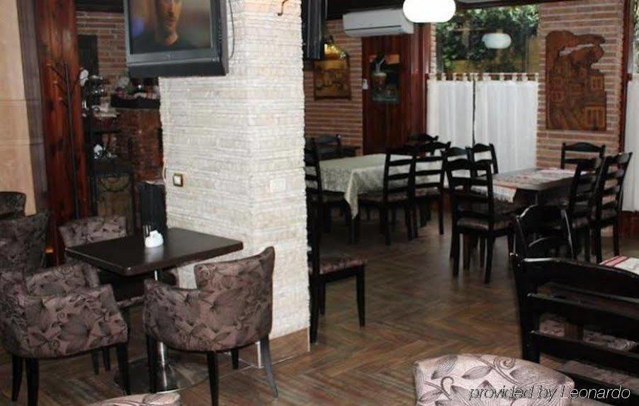 Hotel Livia Tirana Kültér fotó