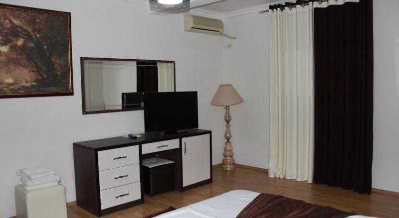 Hotel Livia Tirana Kültér fotó