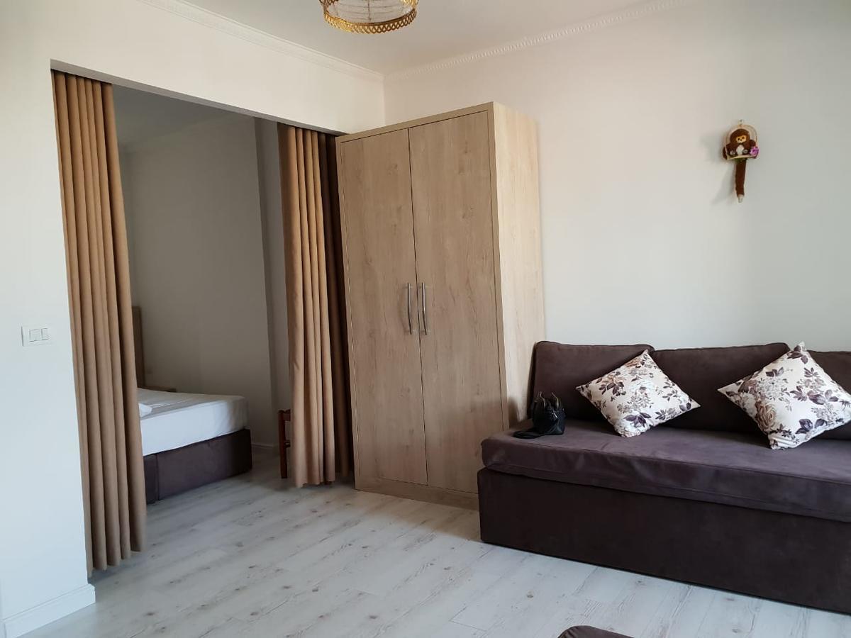 Hotel Livia Tirana Kültér fotó