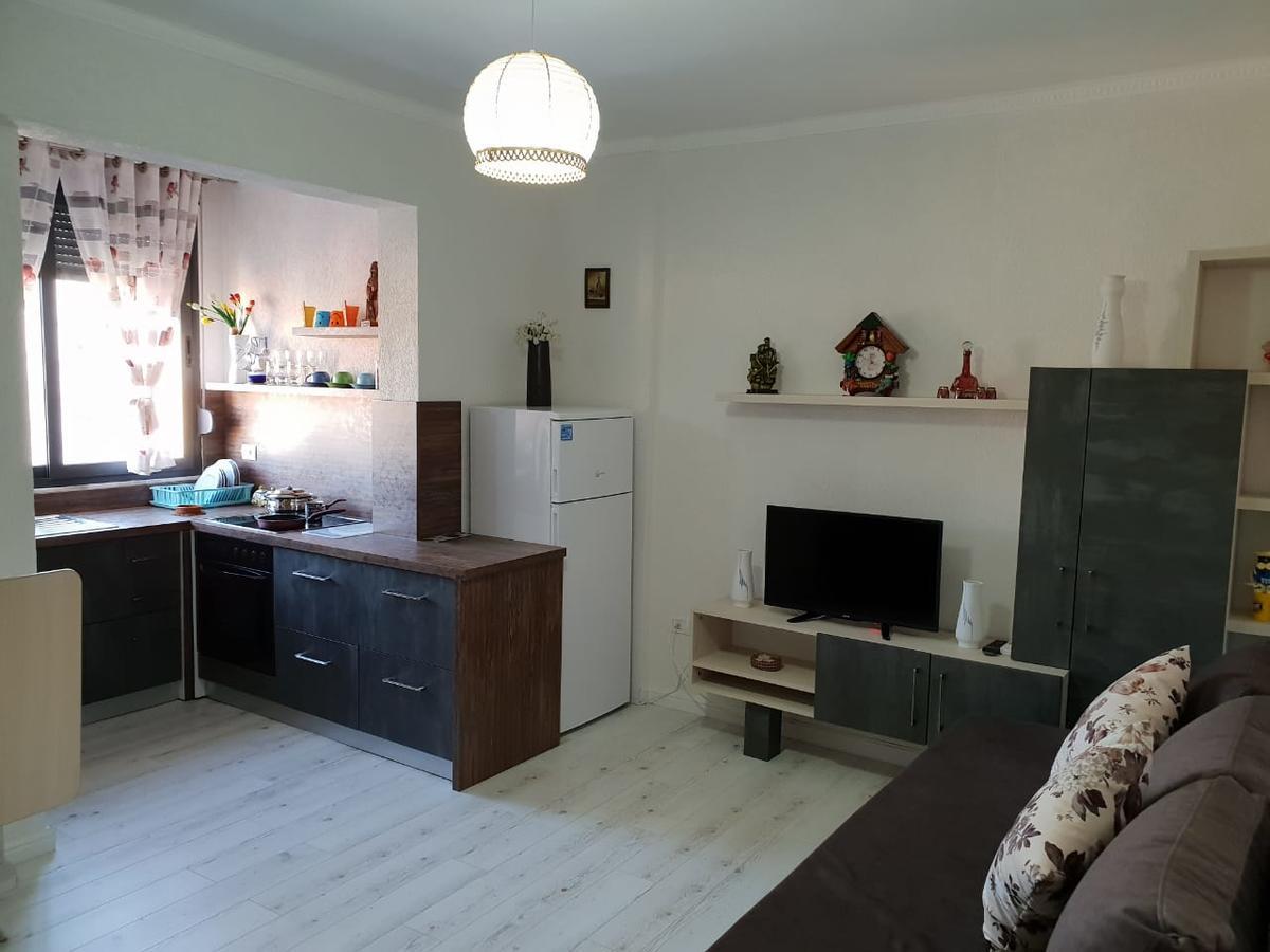 Hotel Livia Tirana Kültér fotó
